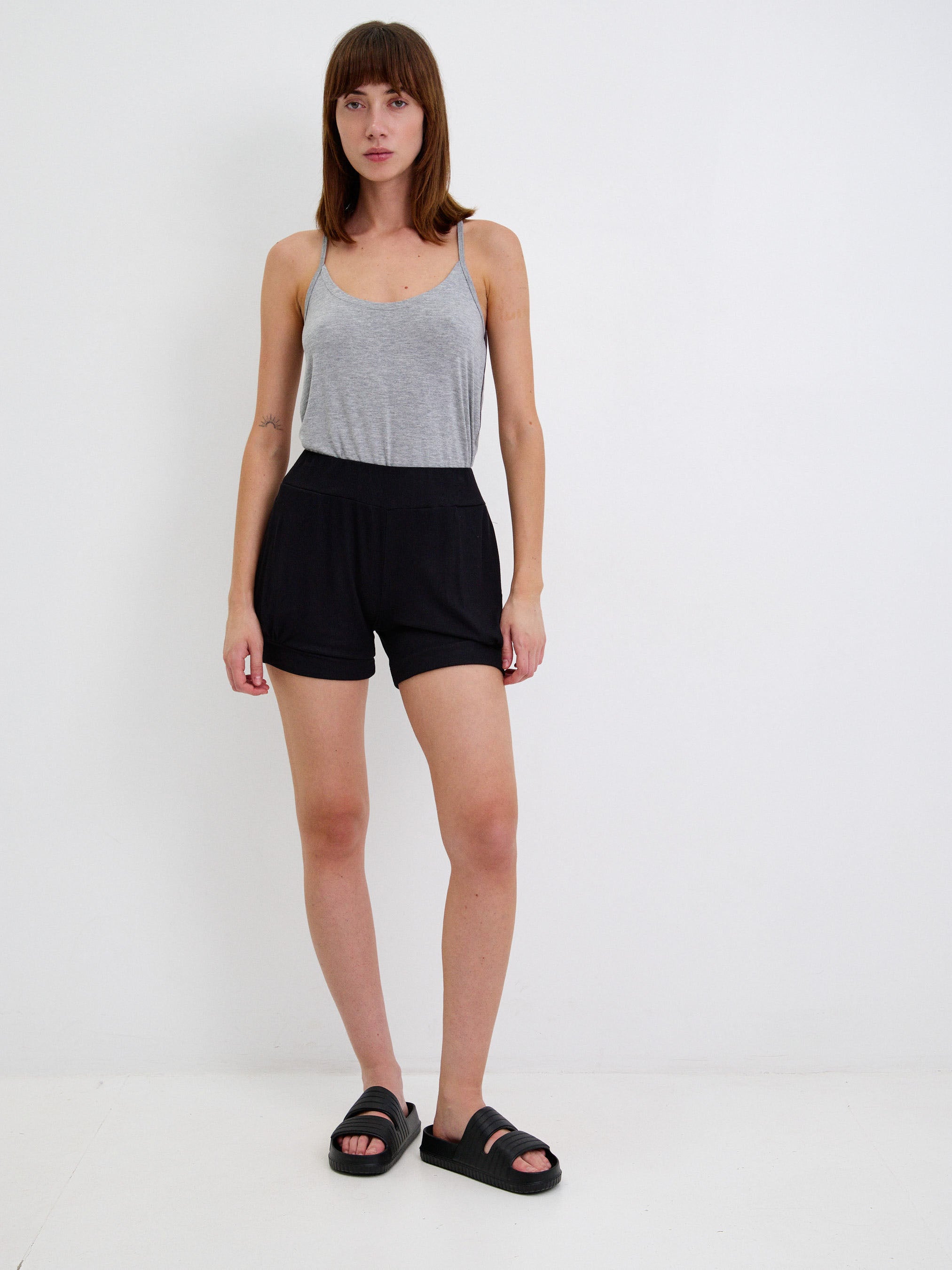 מכנסי פונה במבוק